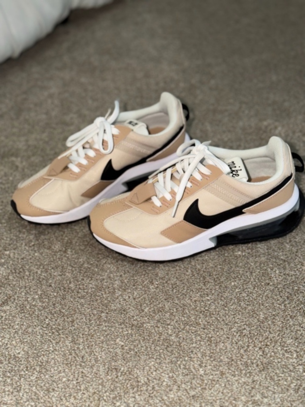 Nike Air Max PRE-DAY Sneakers (OATMEAL)